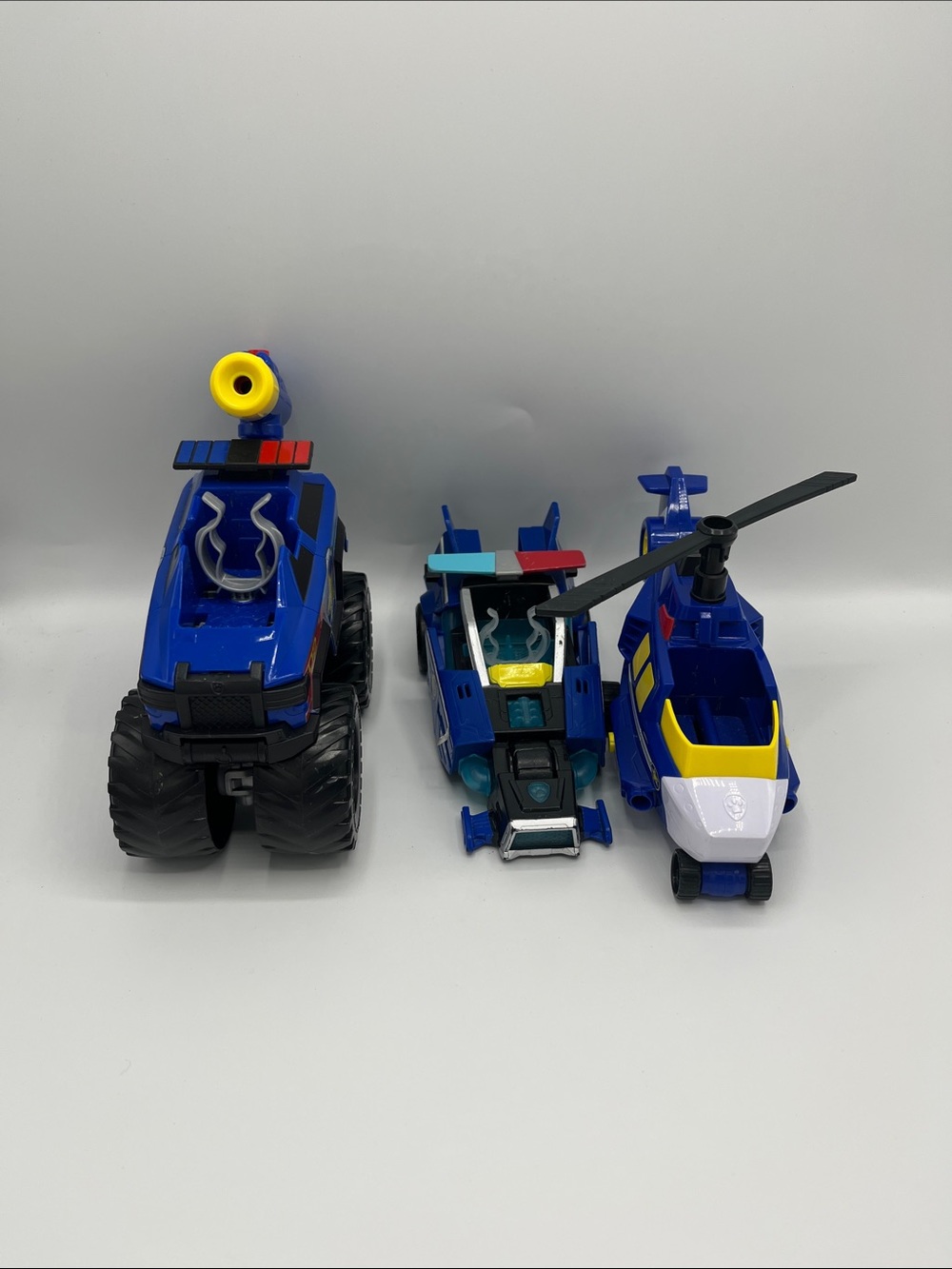Paw patrol chase vehicle play set